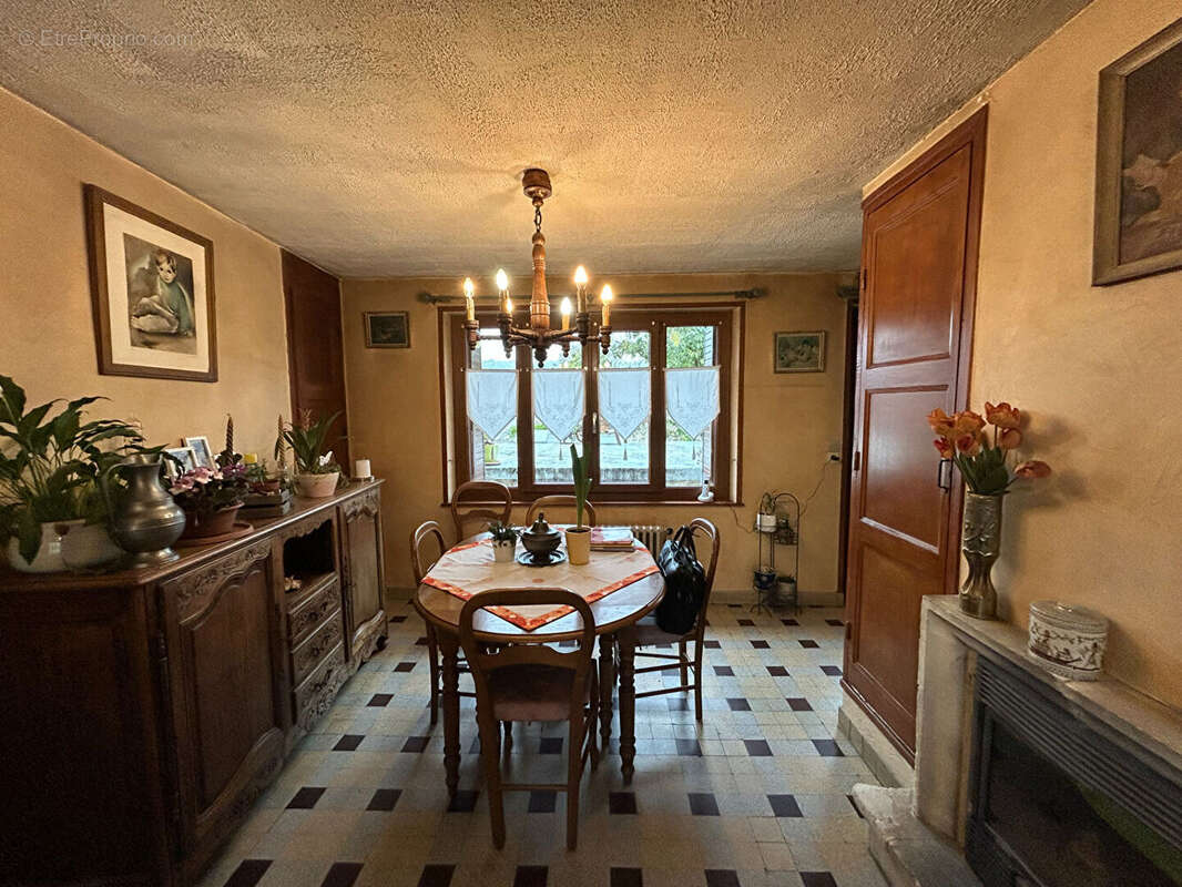 Maison à MONT-NOTRE-DAME