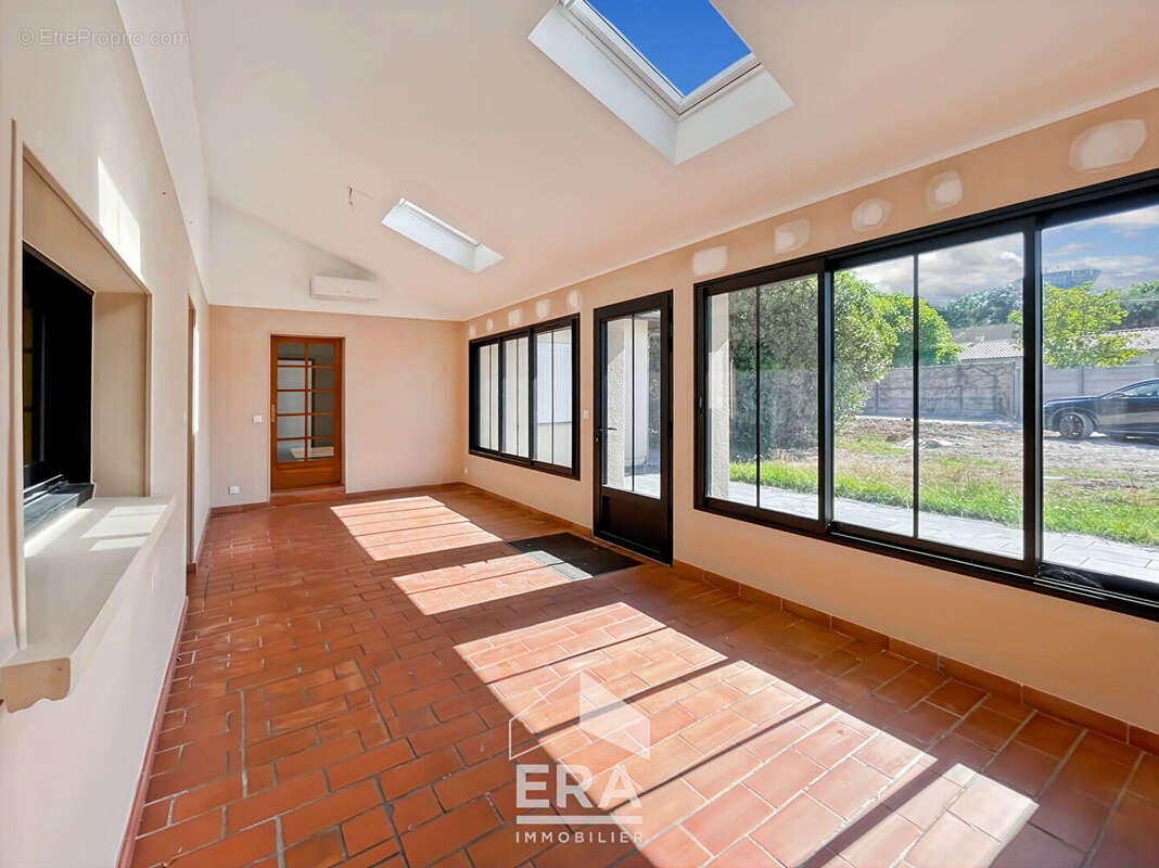 LE TAILLAN MEDOC - 33320 - Proche Blanquefort - Maison de plain-pied 120 m² avec jardin 450m² sans vis-à-vis - photo 13