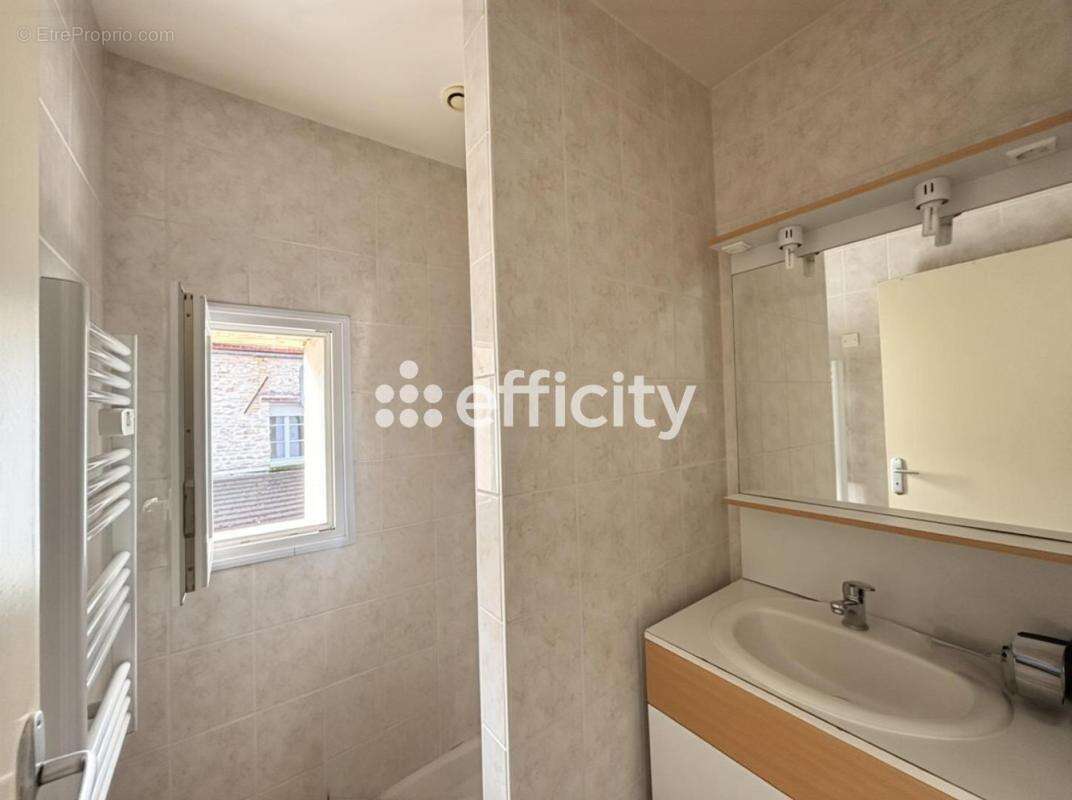 Appartement à MONT-L'EVEQUE