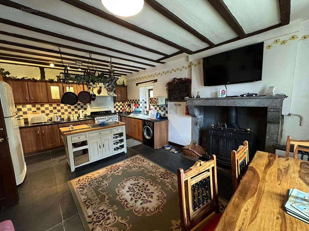 Maison à MAGNAC-LAVAL