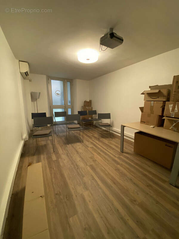 Autre à MARSEILLE-6E