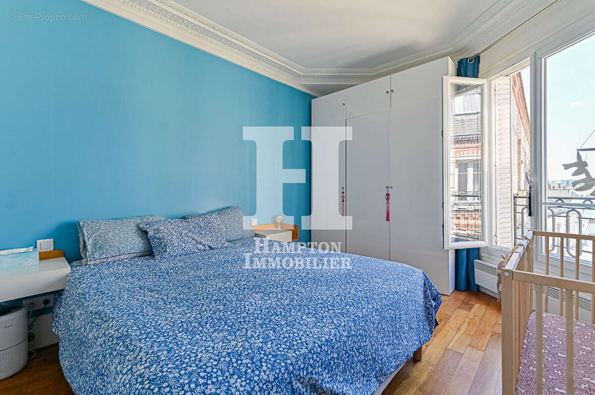 Appartement à PARIS-17E