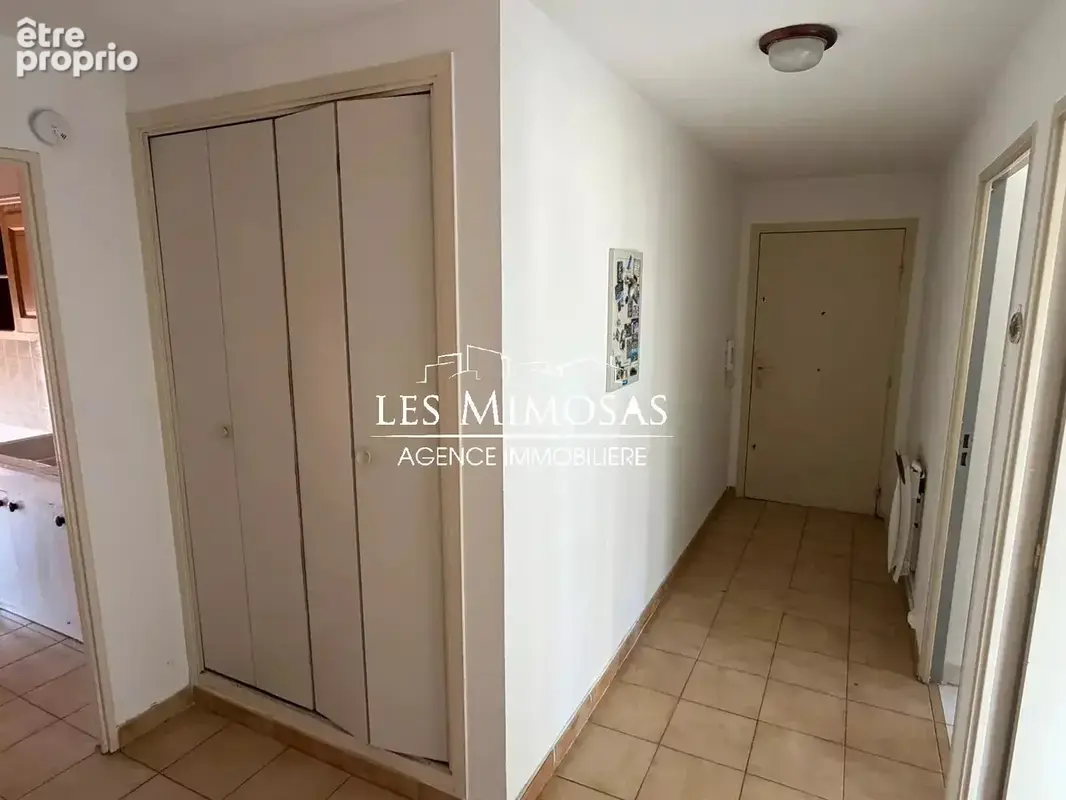 FREJUS, proche plages - Appartement 3 pièces avec parking et cave - photo 12