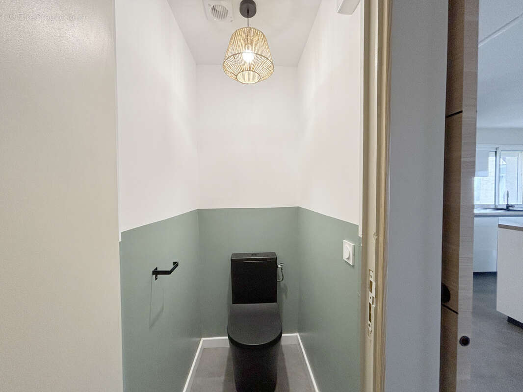 Maison à MIRANDOL-BOURGNOUNAC