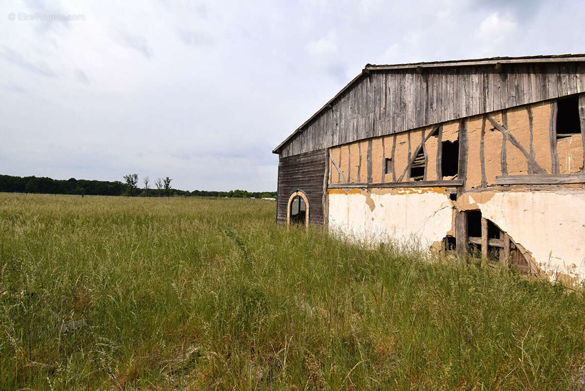 Grange avec terrain constructible à Bailly-le-Franc - photo 3