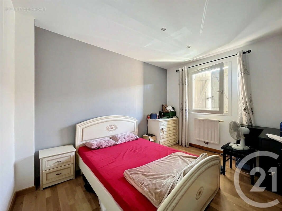 Maison 117 m² à Givors  - photo 11