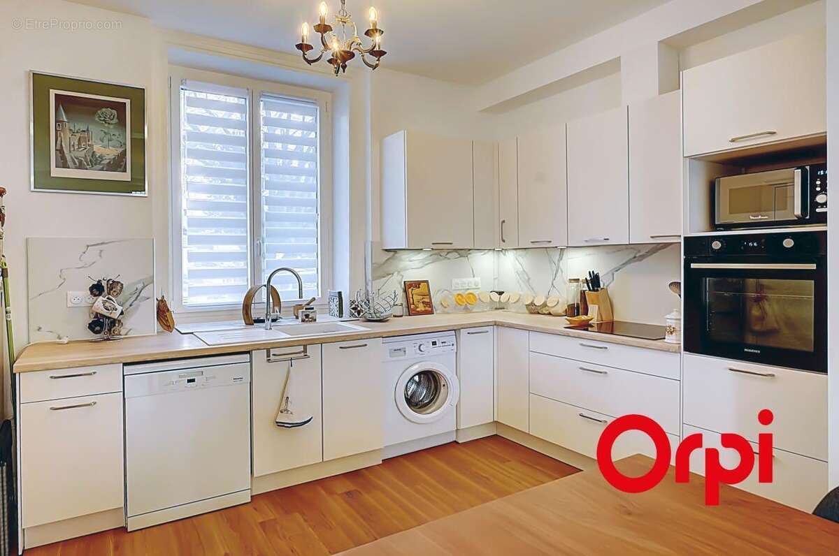 Appartement à NEUVILLE-SUR-SAONE