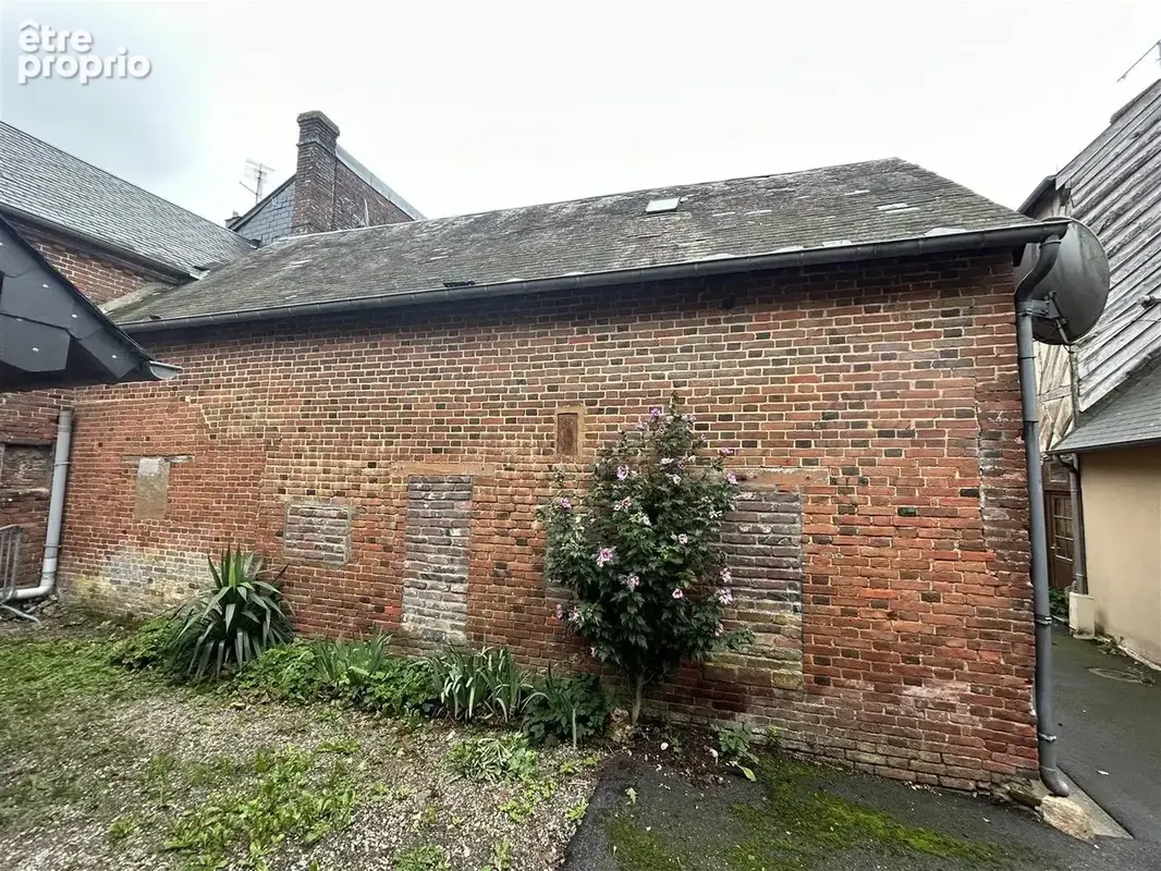 Un Ensemble immobilier comprenant : - Au rez-de-chaussée : un local commercial, réserve, chambre froide, réser - photo 27