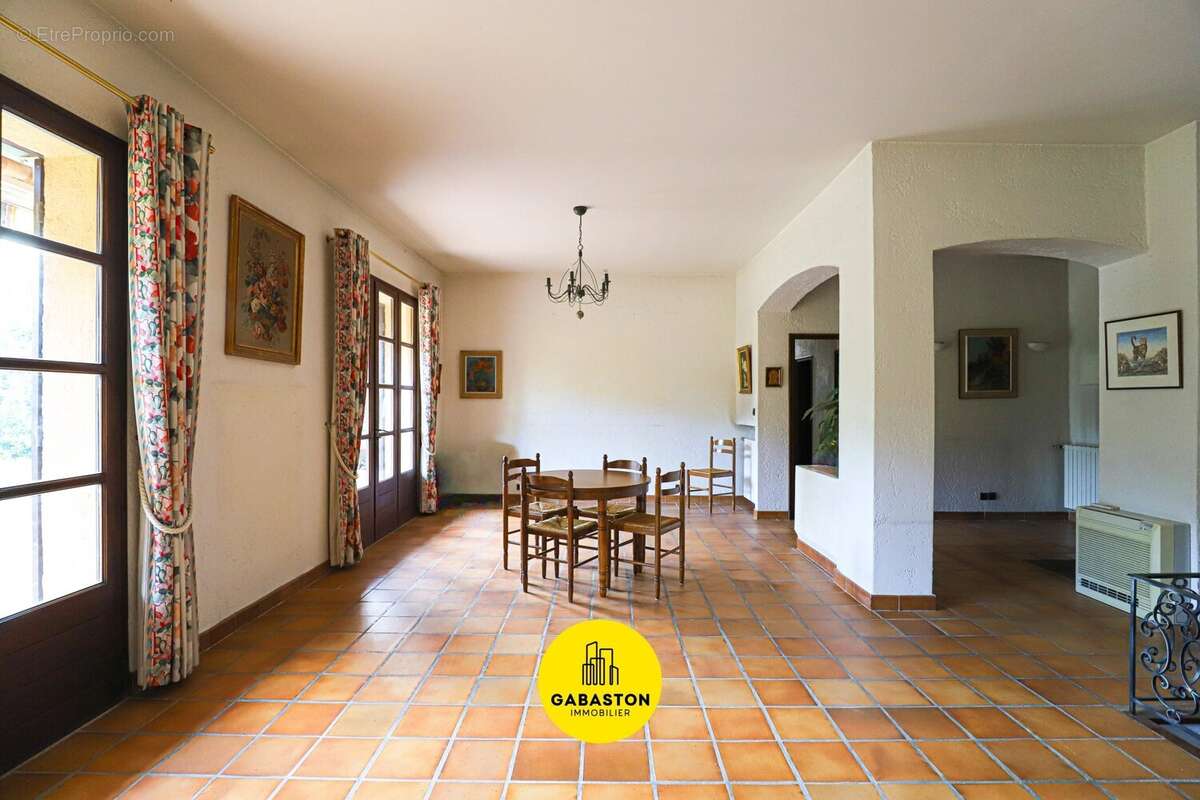 Maison à MARSEILLE-9E