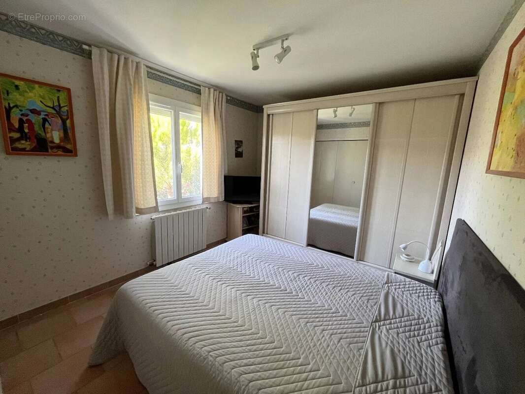 Centre, villa plain pied 3 chambres et bureau, piscine,  garage et atelier - photo 11