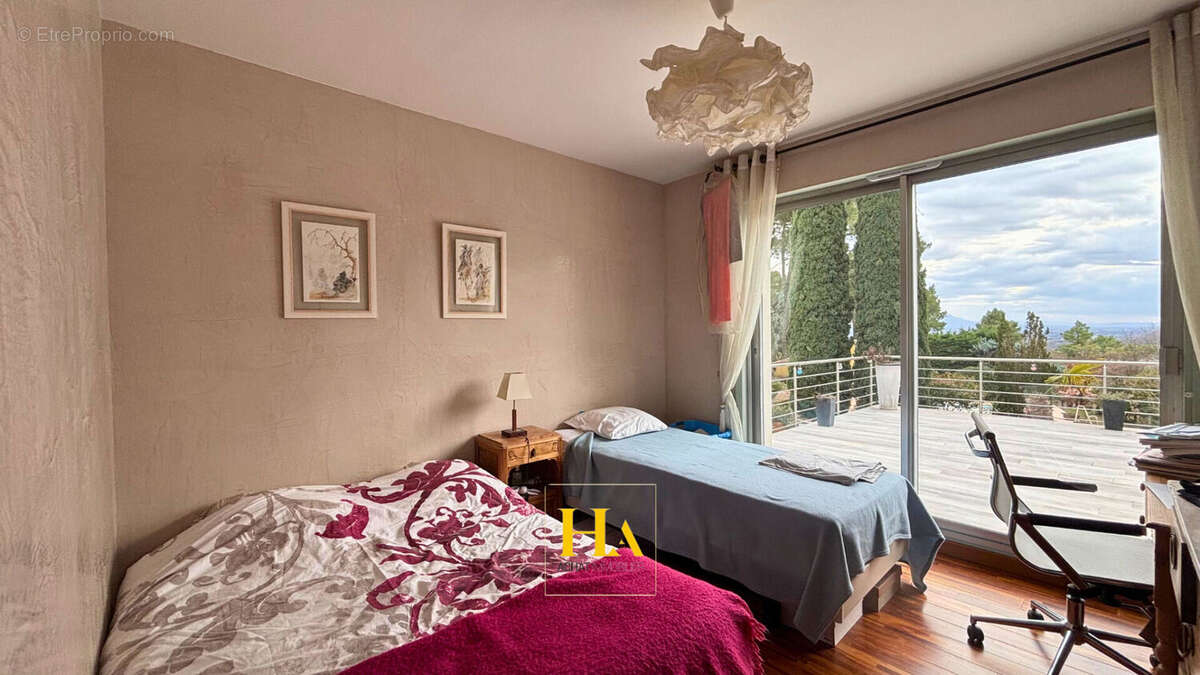 Villa familiale sur les hauteurs de Peyrins - photo 12