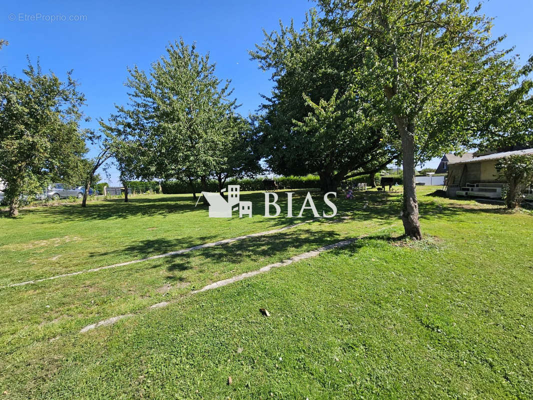 Maison à SAINTE-COLOMBE-LA-COMMANDERIE