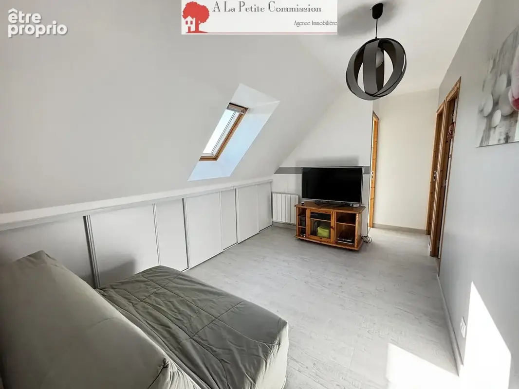 Maison familiale à vendre à Sours   Commerces et écoles à pied ! - photo 10
