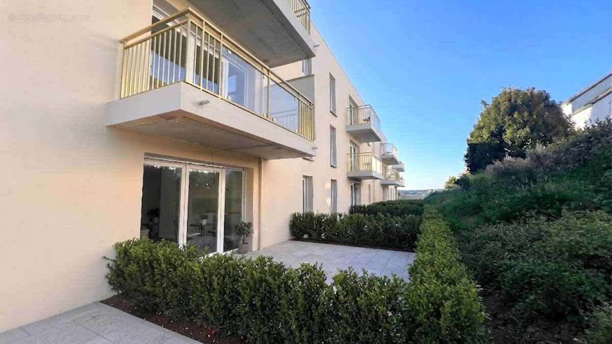 Dpt Finistère (29), à vendre QUIMPER appartement T2 meublé situé au dernier étage de 45,51 m² habitable - Balcon- Parking souter - photo 2