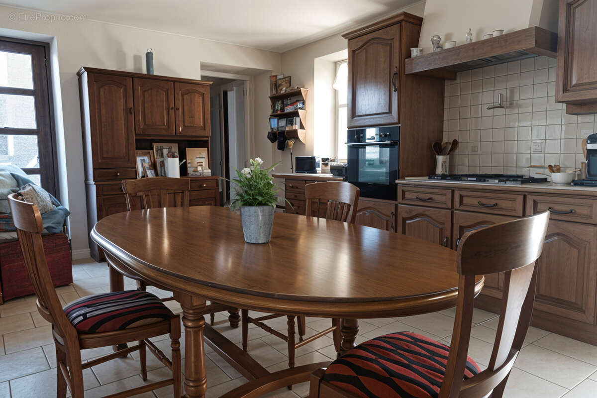 Maison à POUILLY-LE-MONIAL