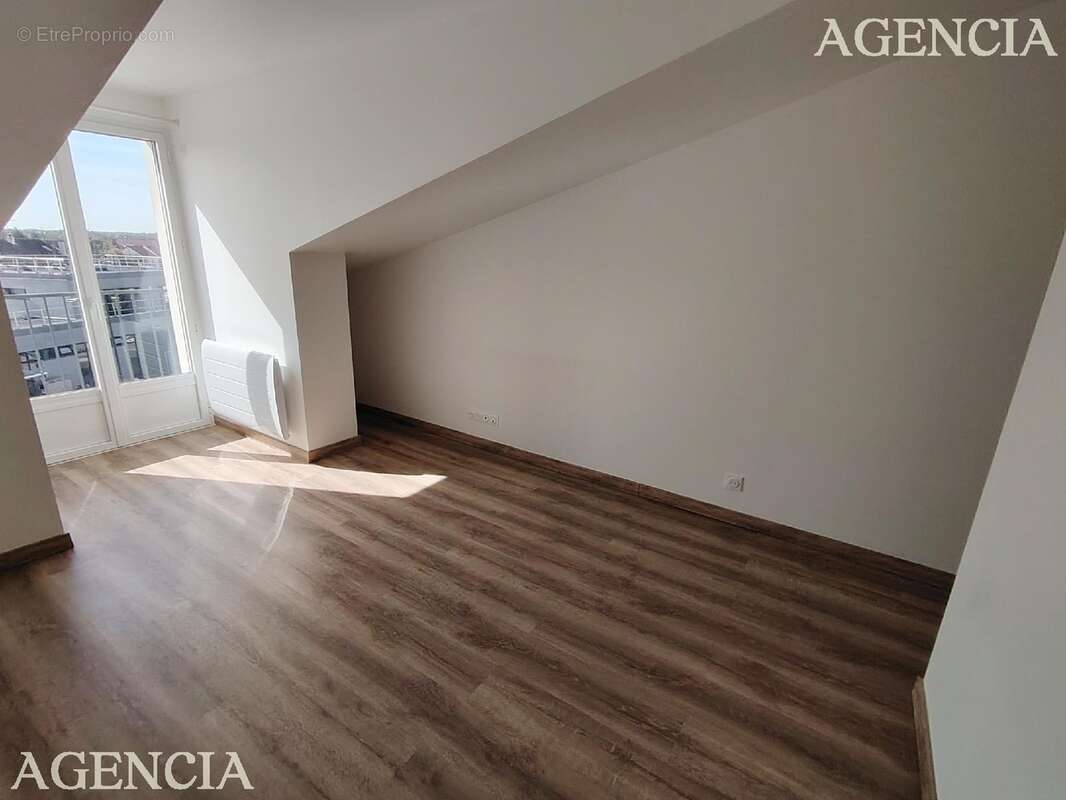 Appartement à PONTAULT-COMBAULT