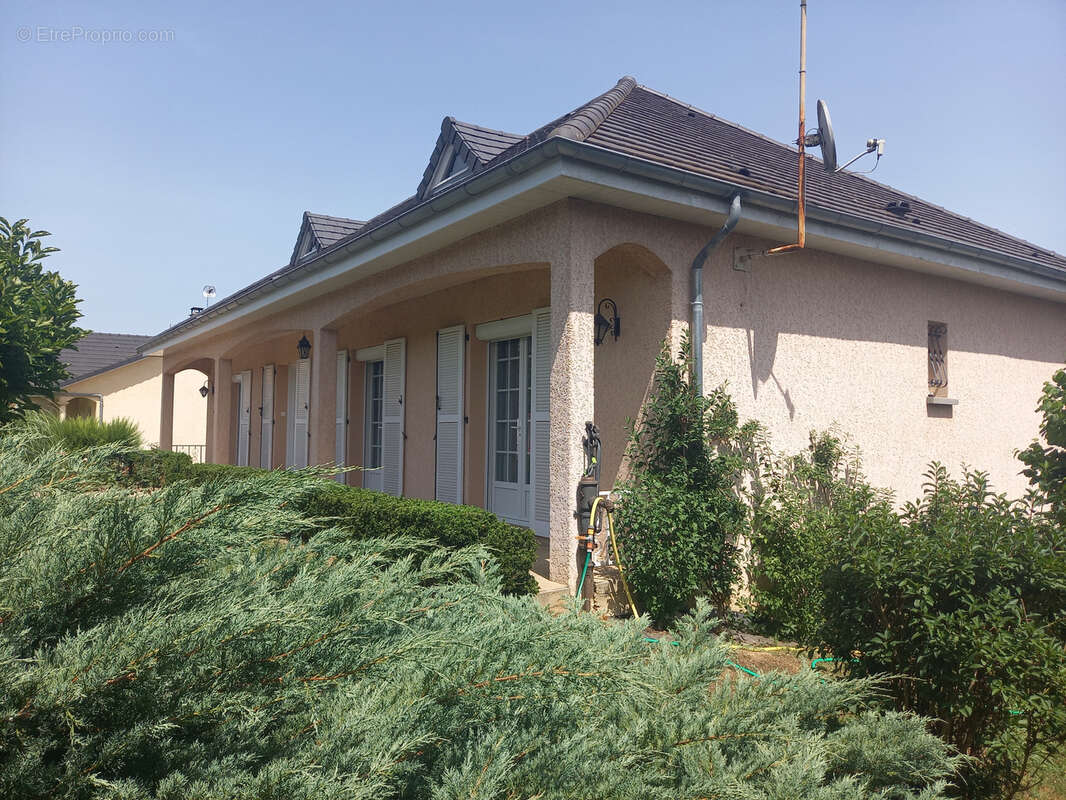 Maison à DOMPIERRE-SUR-BESBRE