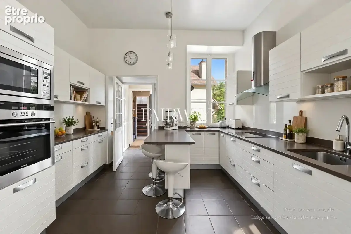 Versailles : Maison familiale de 5-6 chambres, avec jardin, terrasse et garage. - photo 8