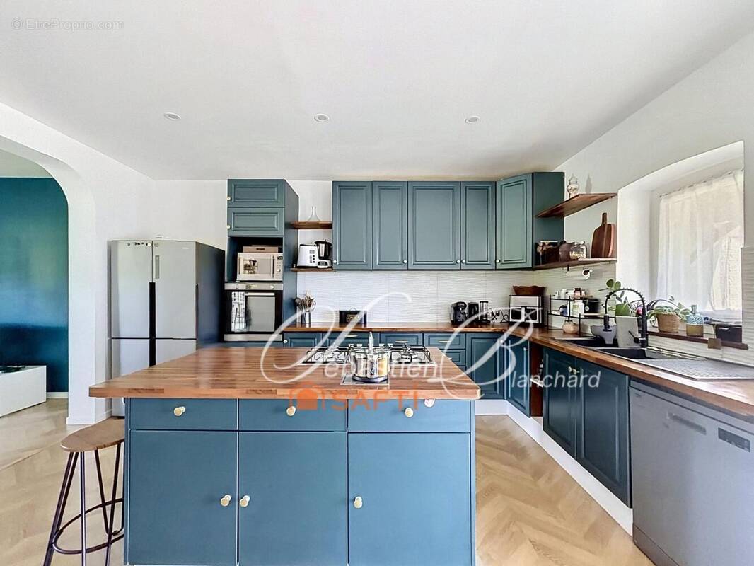 Maison 205 m² à Usinens  - photo 1