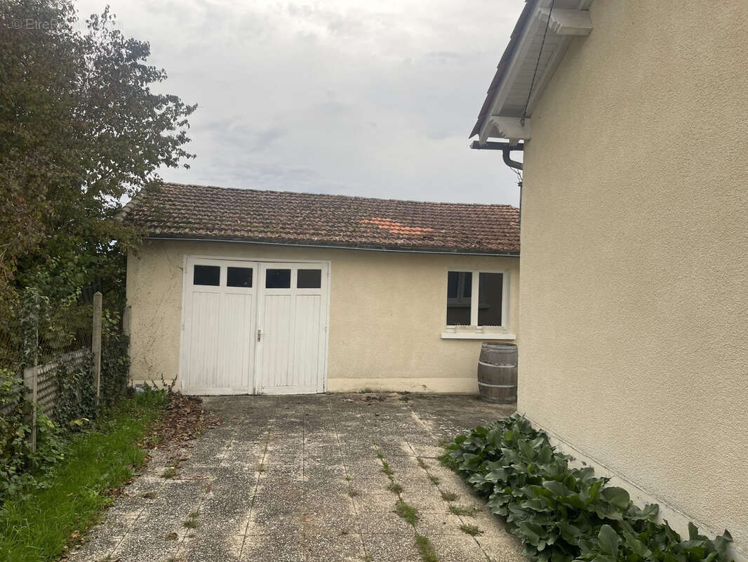 Maison à SAINT-ASTIER