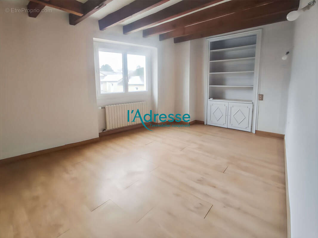 Maison à LE MESNIL-EN-VALLEE