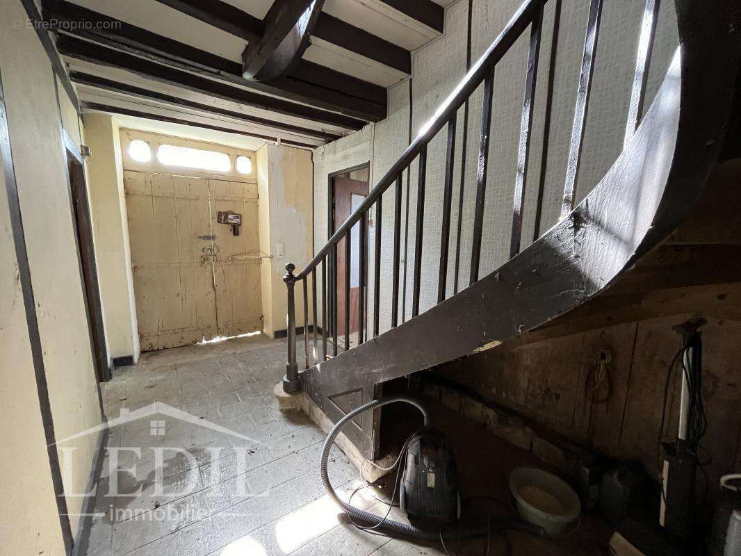 Maison à MONCRABEAU