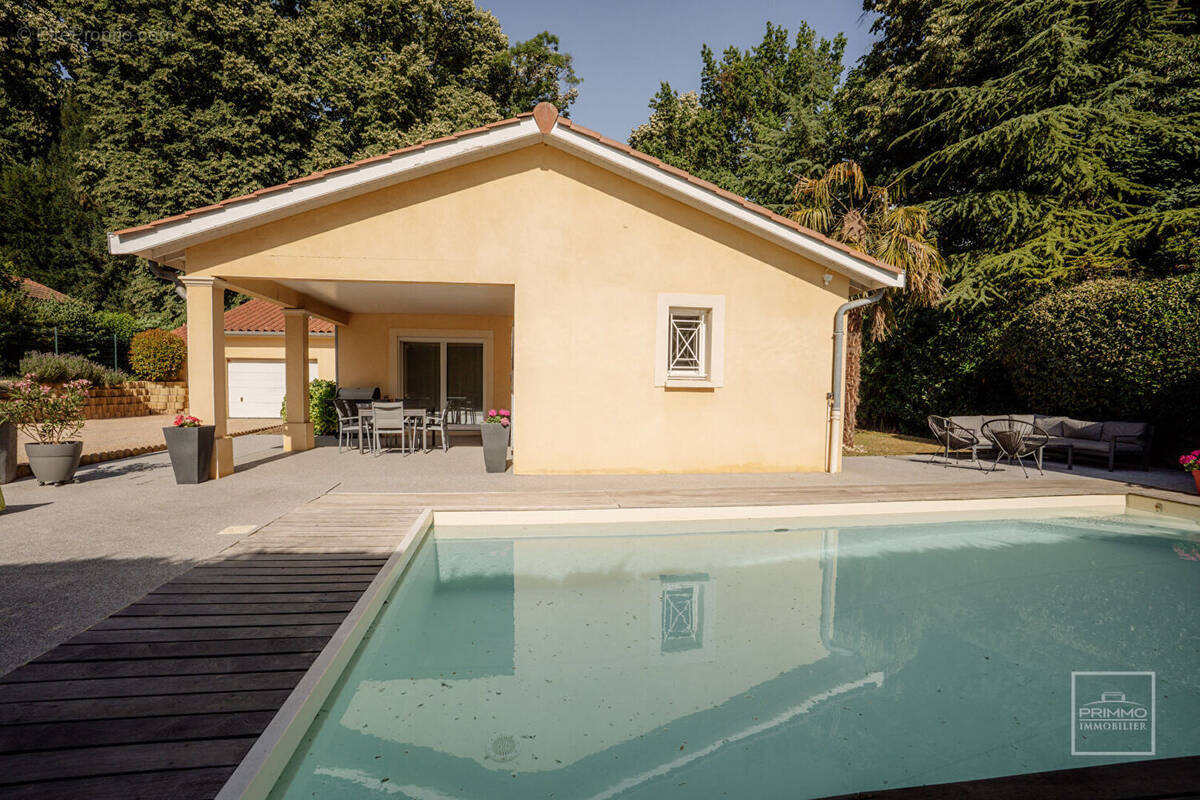 Maison à GENAY