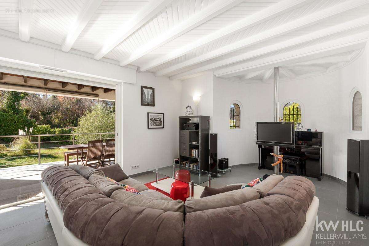 Maison à ROQUEFORT-LES-PINS