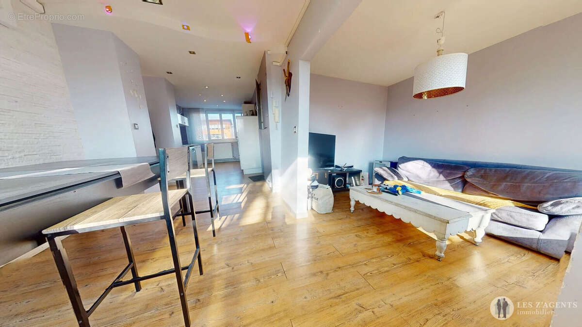 Appartement à SAINT-MARTIN-D'HERES