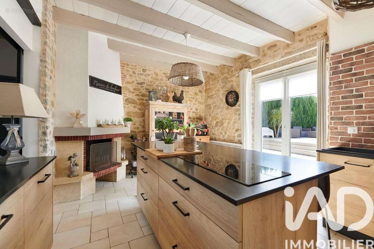 Maison 175 m² à Le Temple-De-Bretagne  - photo 3