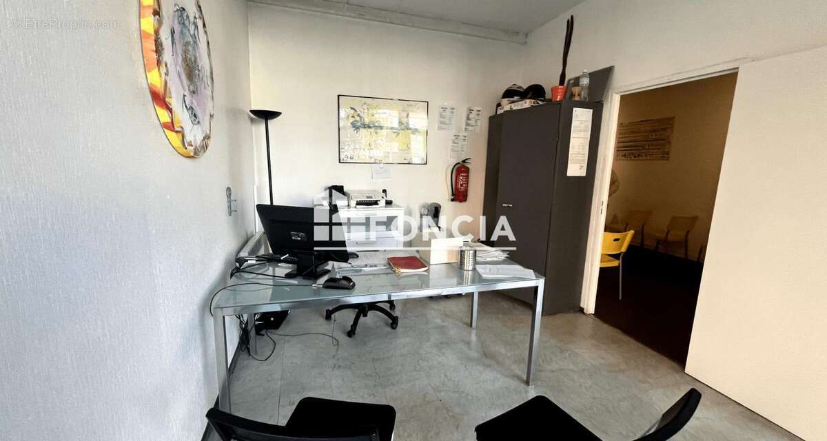 Commerce à LA MADELEINE