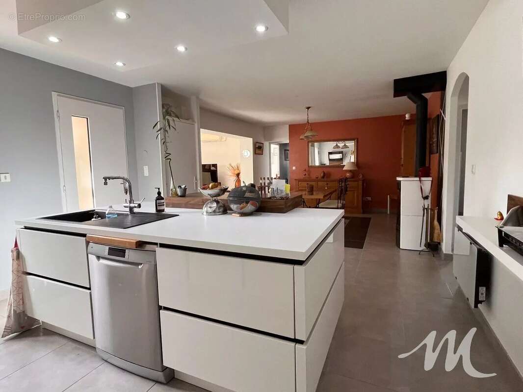 Maison à SAINT-MAXIMIN-LA-SAINTE-BAUME