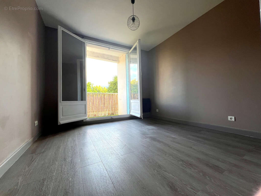 Appartement 3 p+ cuisine equipee - photo 2
