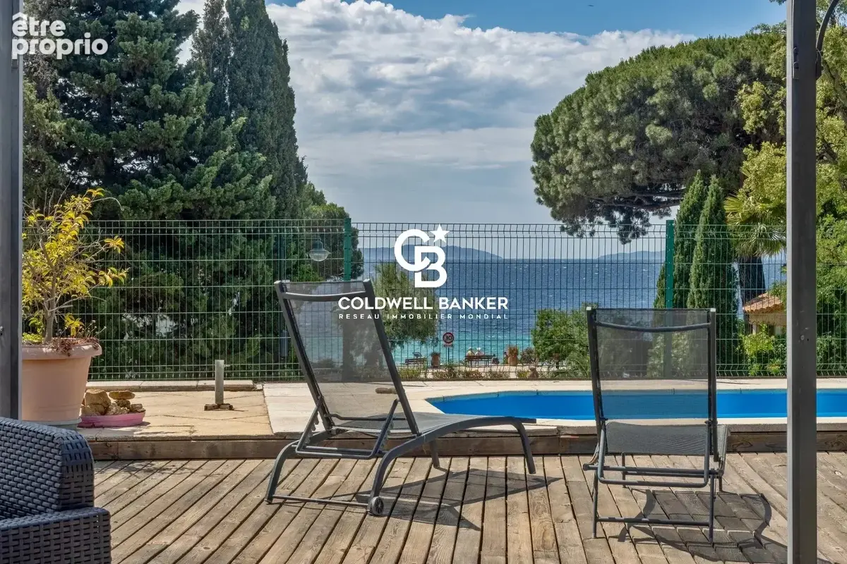 Ensemble immobilier avec vue mer , Piscine et plage à pied - photo 11