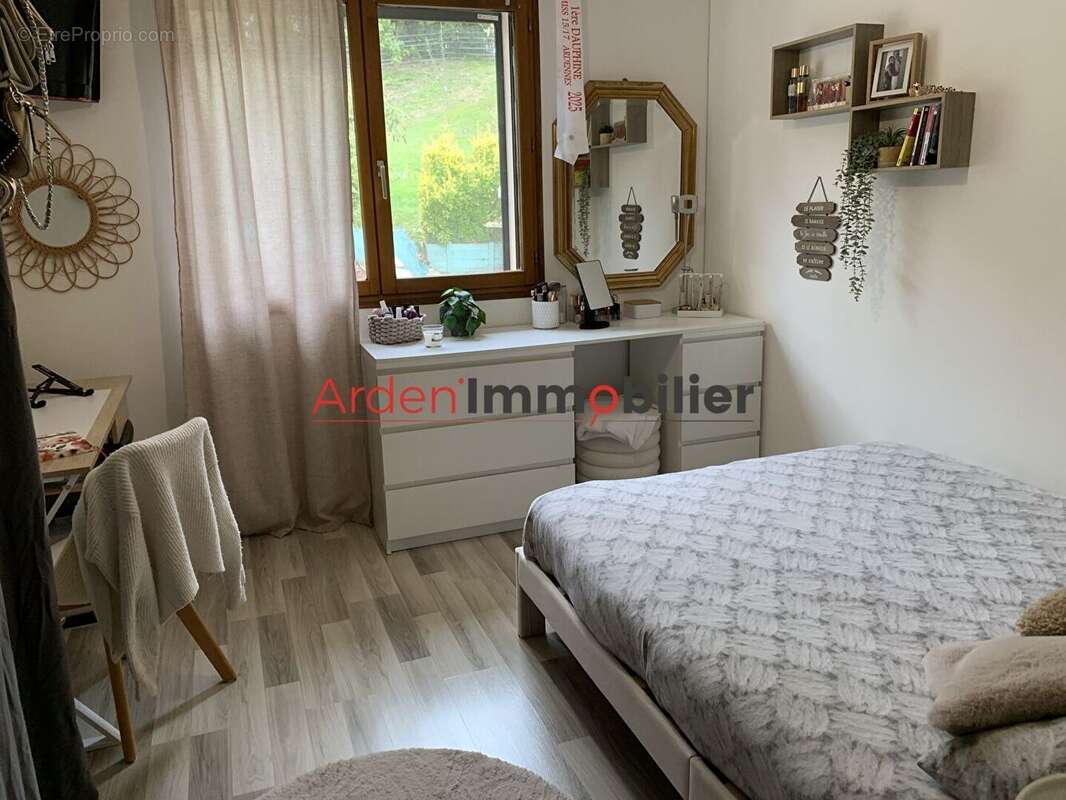 Maison à MENIL-ANNELLES