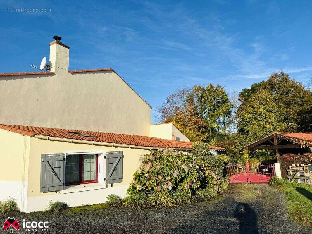 Maison à CHATEAU-GUIBERT