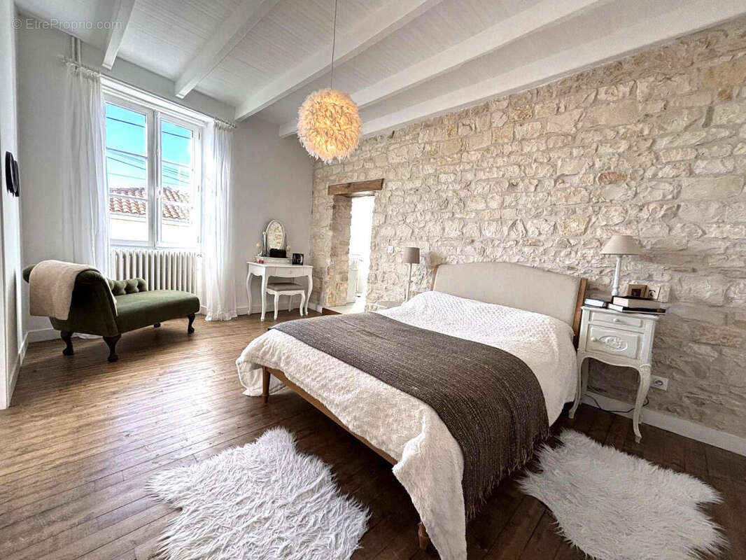 CHAMBRE - Maison à AUNAC