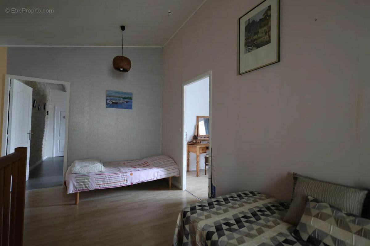 Maison à CHENAC-SAINT-SEURIN-D&#039;UZET