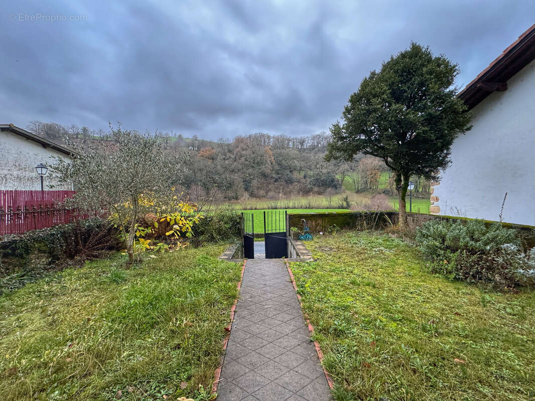 Maison mitoyenne en pierres - photo 3
