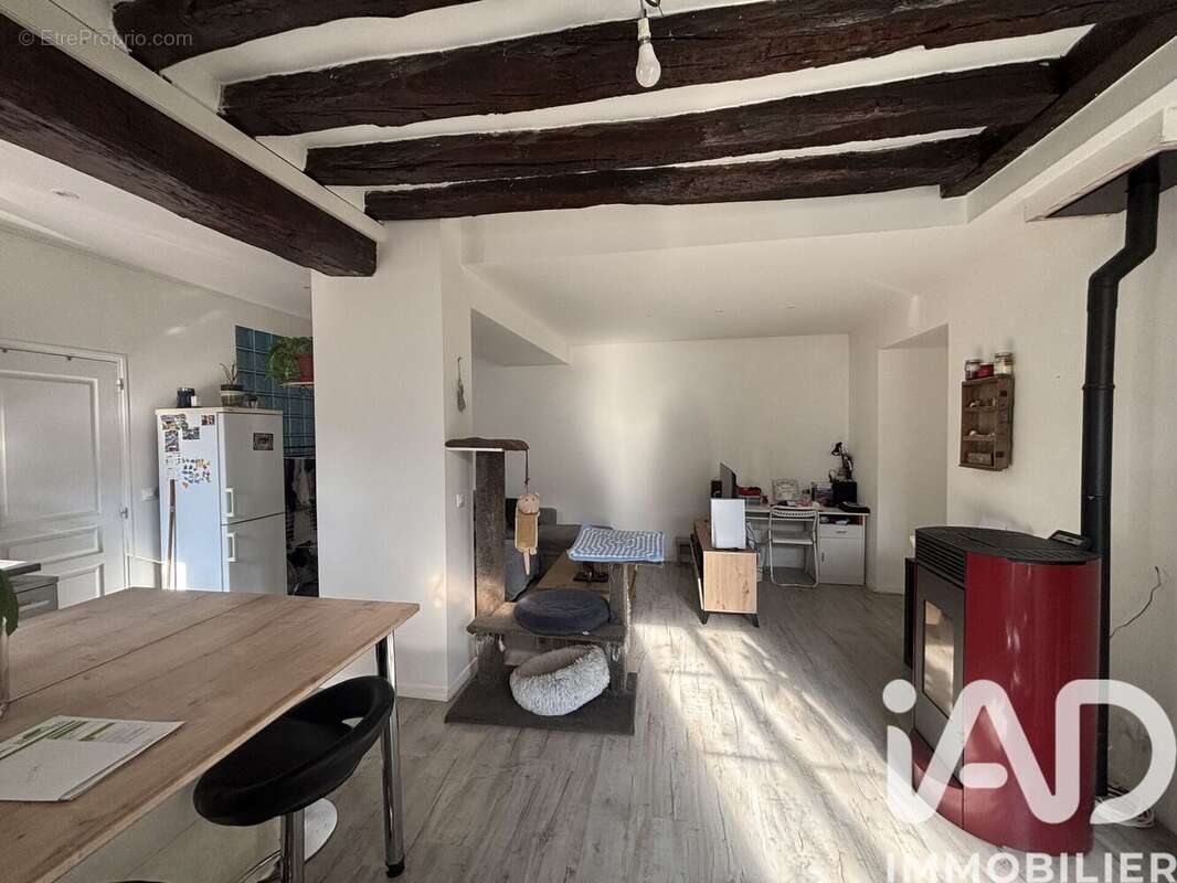 Maison 79 m² à La Brosse-Montceaux  - photo 2