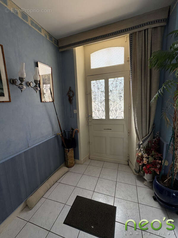 Maison à SAINT-MACAIRE-EN-MAUGES