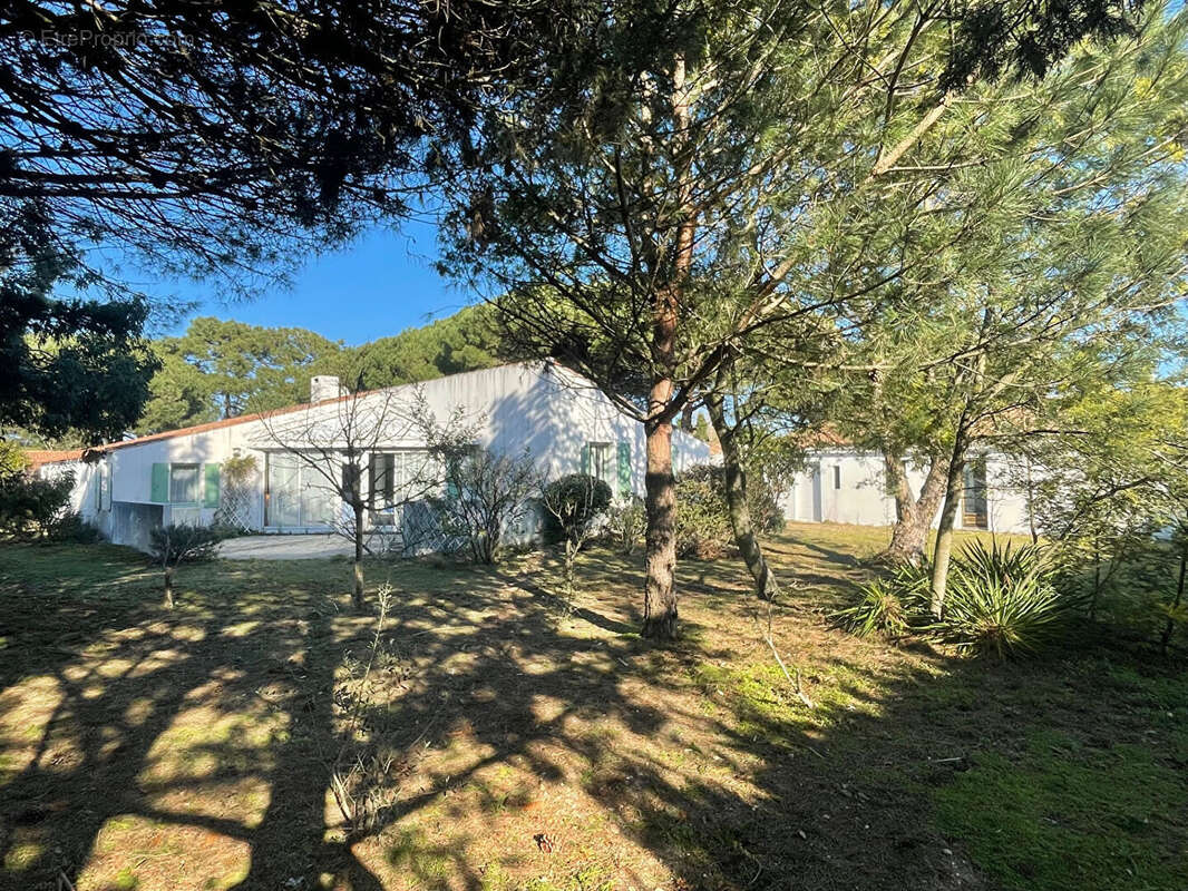 Maison à LES PORTES-EN-RE