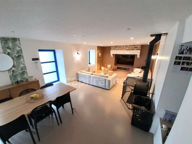 Maison à vendre 5 pièces ERGUE GABERIC (29500)- surface habitable 162.56 m2- 3 chambres - parcelle de 895 m2 - photo 3