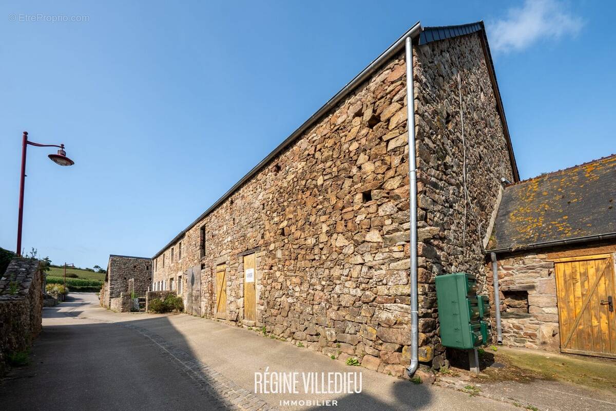 Maison à DIGULLEVILLE