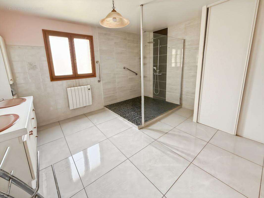 Maison à CHATEAU-L&#039;EVEQUE