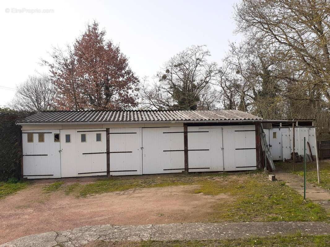   - Maison à THOUARS