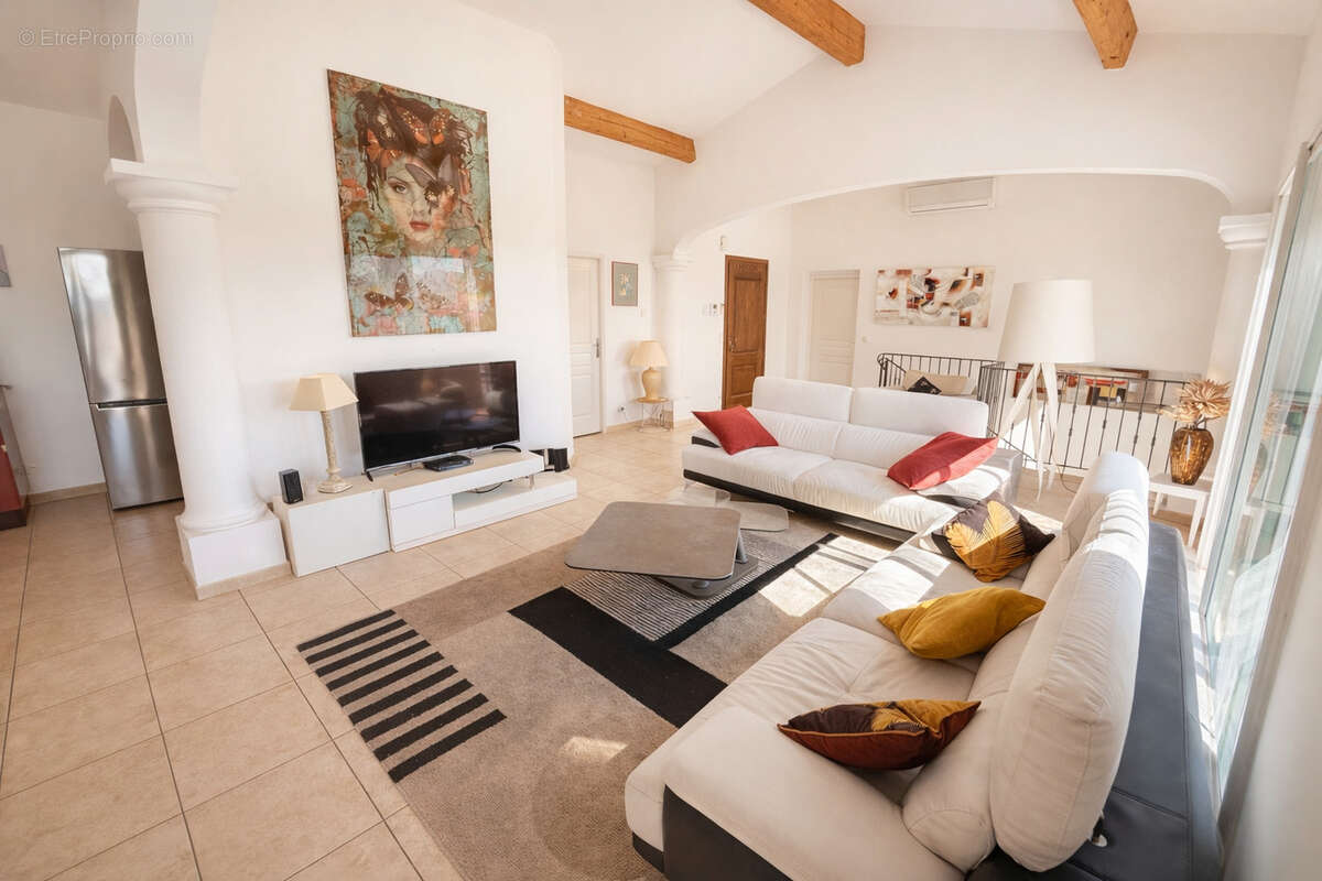 Maison à SOLLIES-VILLE