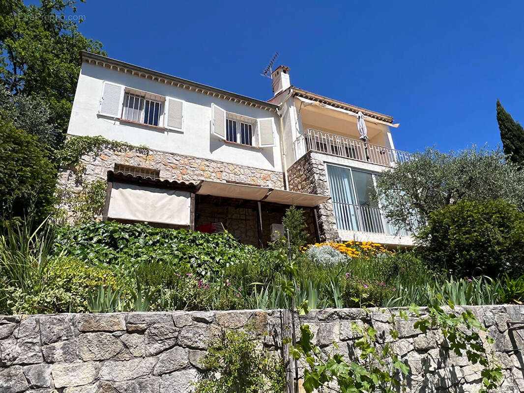 Magagnosc : Maison familiale avec vue mer exceptionnelle - photo 2