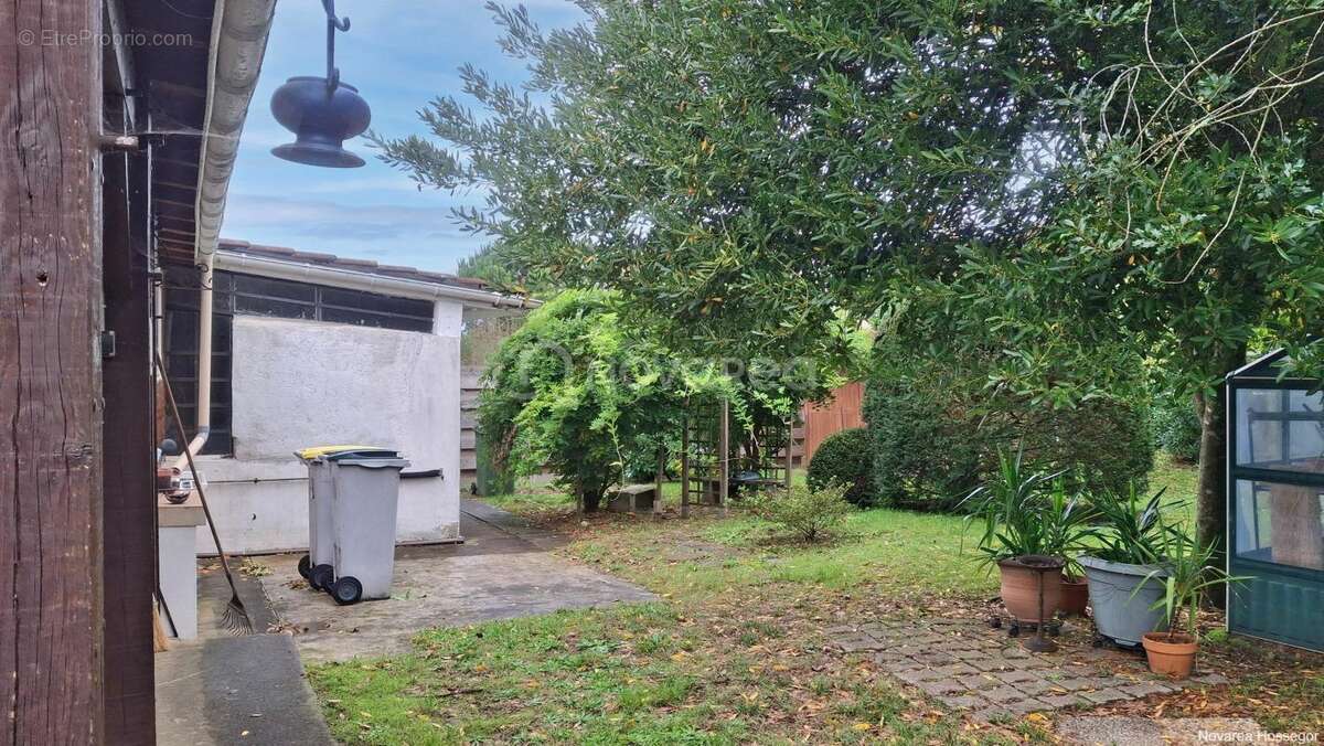 Maison à SAINT-PIERRE-DU-MONT