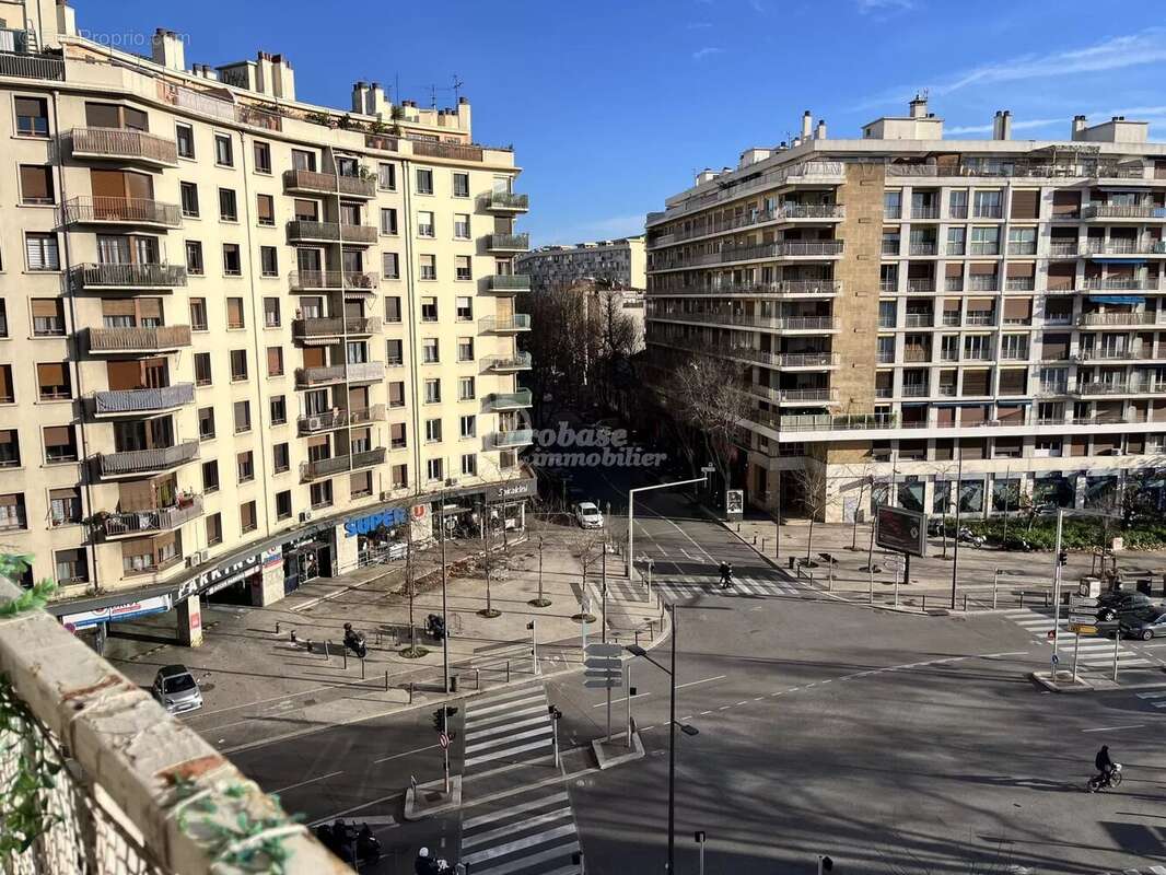 Appartement à MARSEILLE-5E